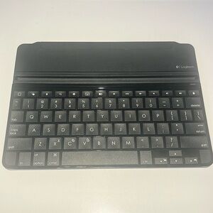 ⌨️ Logitech wireless keyboard, gently used